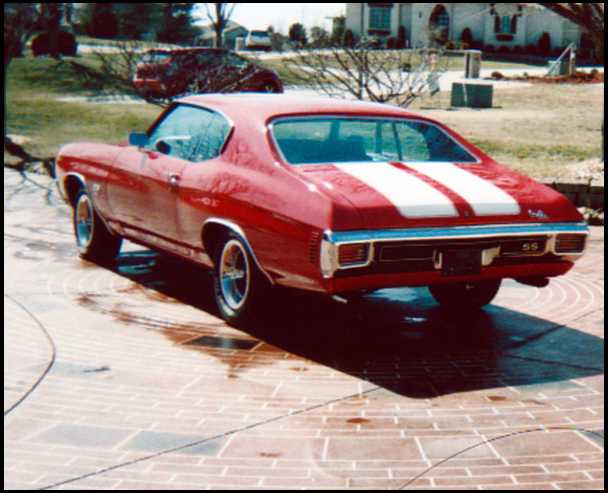 The Chevrolet Monte Carlo here is a 1972 model and has a 350 small block